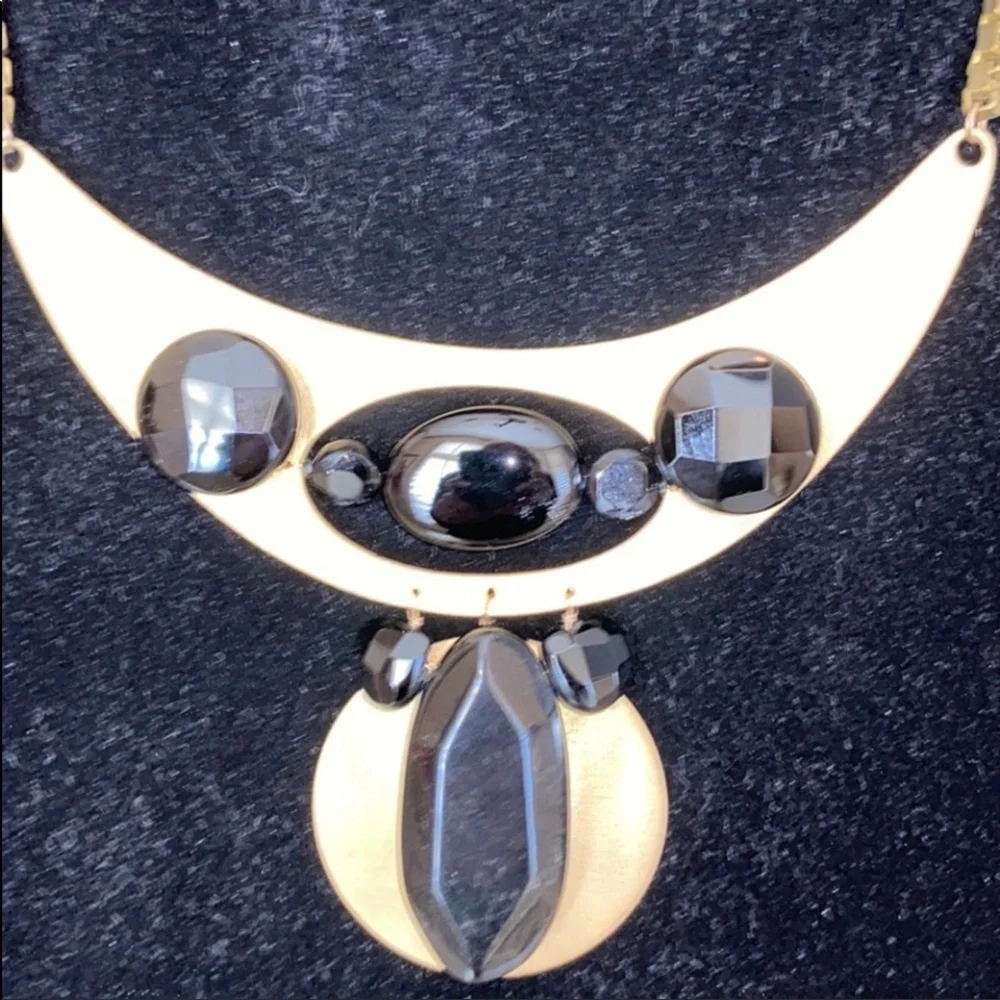 🍉 Brushed gold and black bold statement necklace